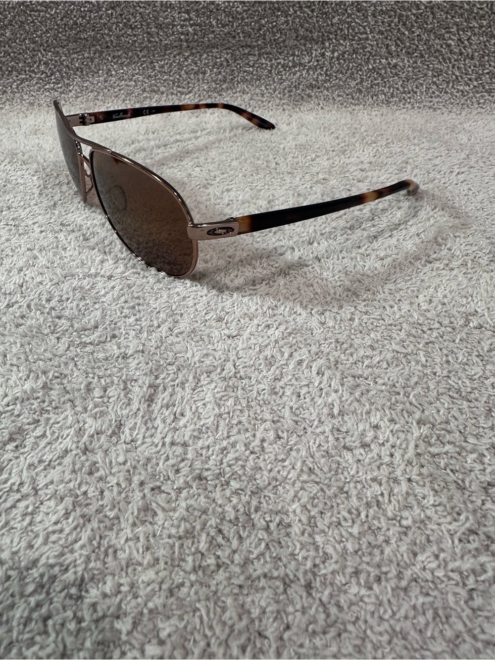 Oakley Aviator Feedback Sunglasses w/ Brown Polarized Lenses and Rose Gold Frame - Picture 3 of 10